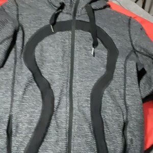 Lululemon In Stride Hearhered Grey